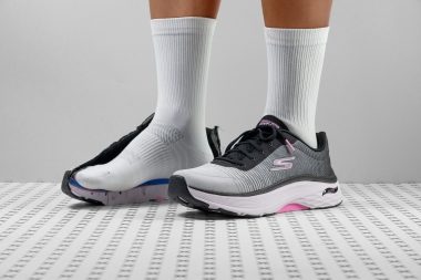 Skechers Max Cushioning Arch Fit